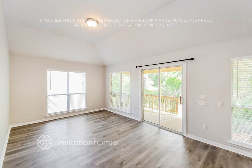 Building Photo - 420 Heather Park Ln