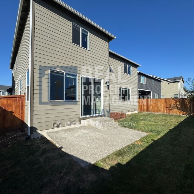 Building Photo - Beautiful Modern 3 Bedroom In Puyallup!!
