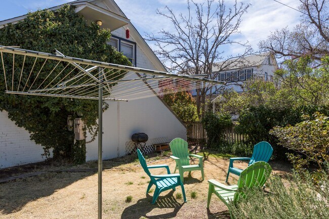 Building Photo - 1119 Tijeras Ave NW