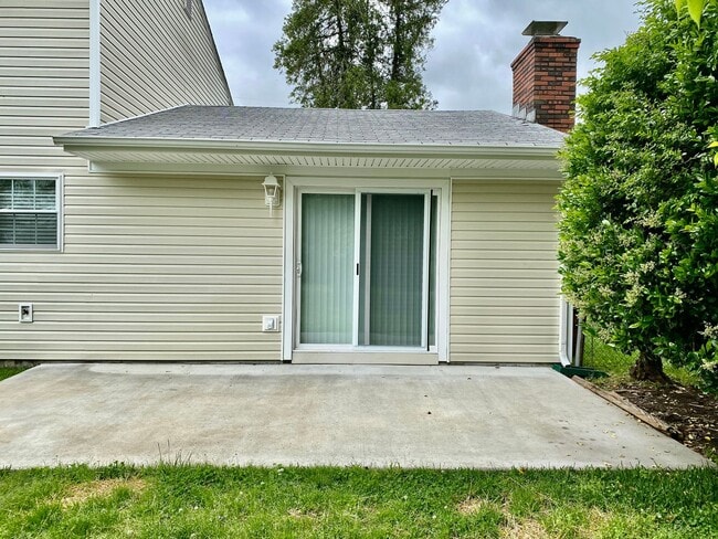 Building Photo - Ready 07-10-26! Great 3-bedroom home in Aragona Village! Stainless Steel Appliances, Granite Coun...