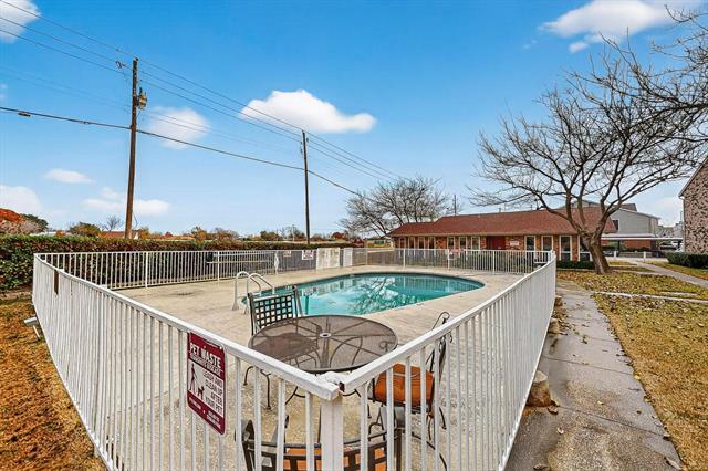 Building Photo - 2200 E Trinity Mls Rd