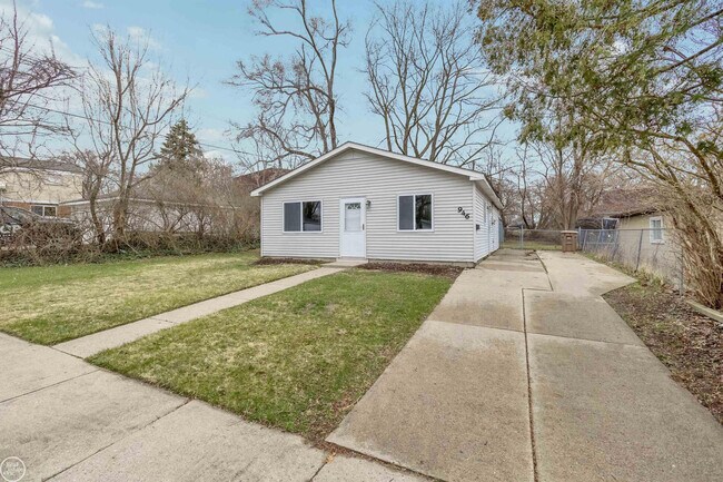 Building Photo - 946 Fairview Ave