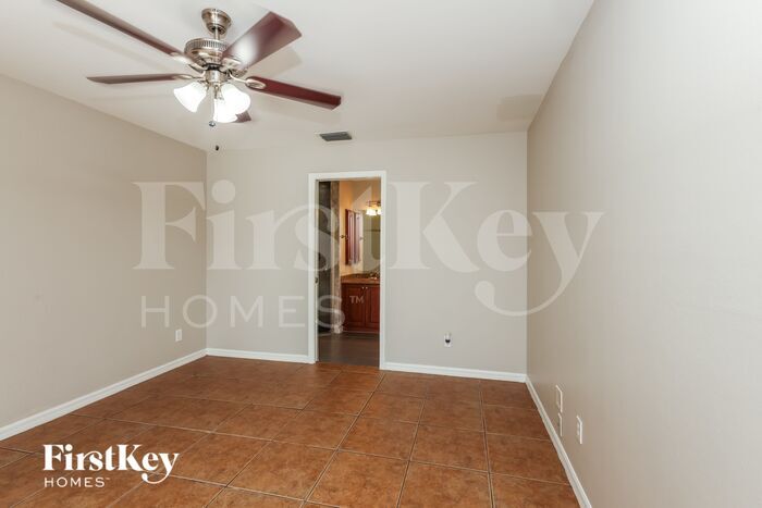 Building Photo - 17421 Kentucky Rd