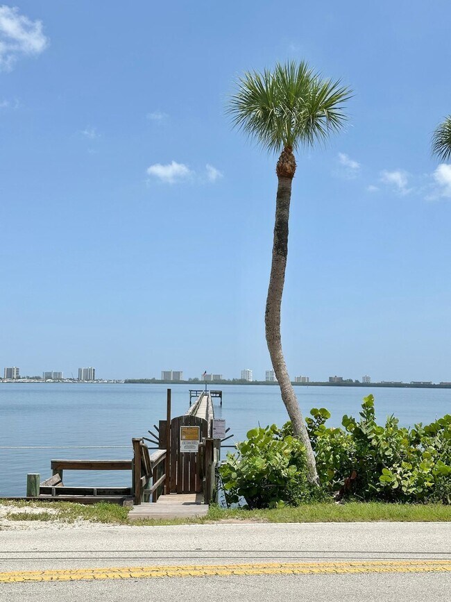 Building Photo - 13509 S Indian River Dr