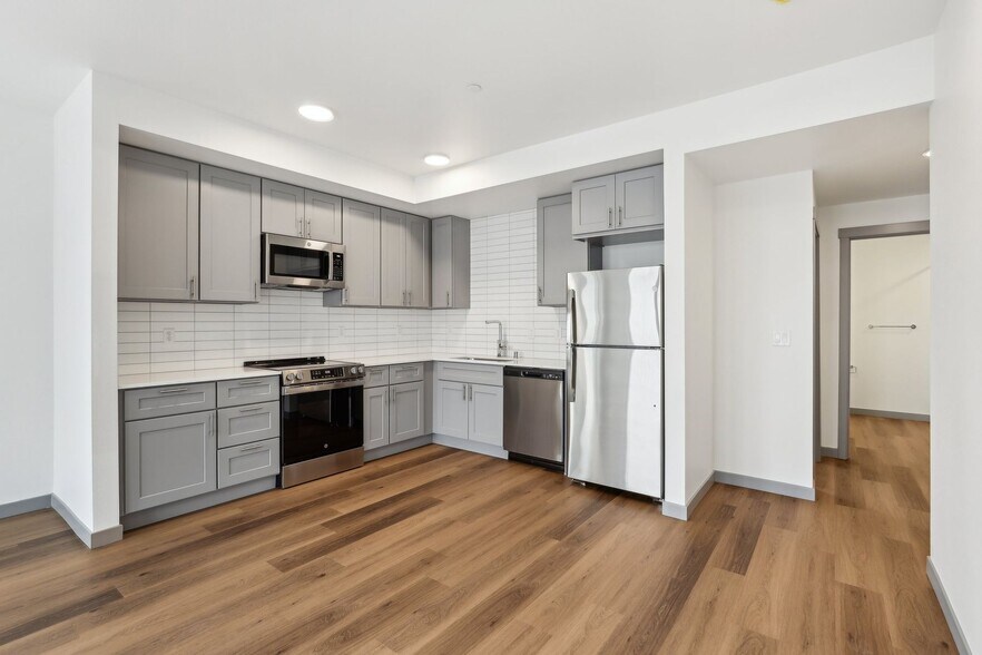 Building Photo - Grand Vista Apartments