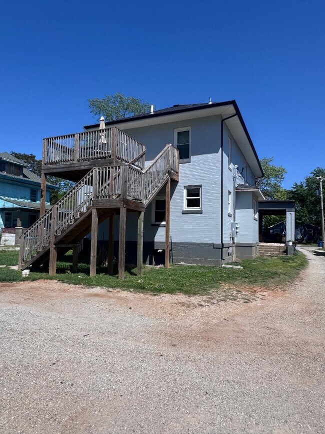 Building Photo - 453 S Main Ave