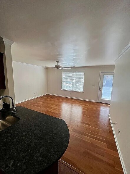 Building Photo - 309 Waterford Dr