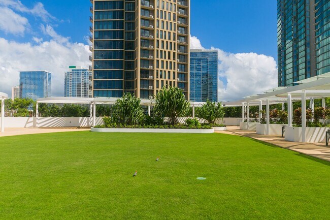 Building Photo - KOULA 2b2b1pkg Ready to Move In!