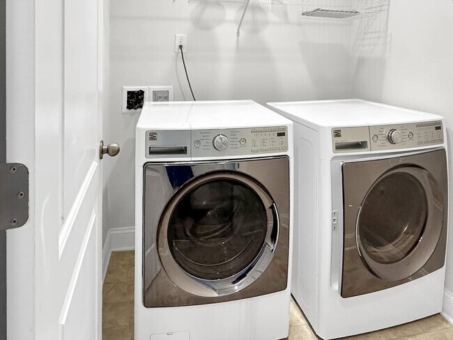 Building Photo - 1102 Dartmouth Dr