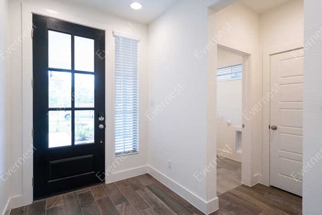 Building Photo - 2312 Ringstaff Rd