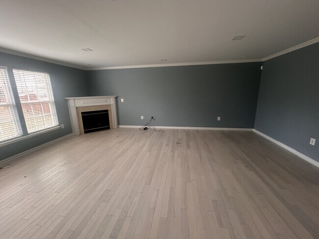 Building Photo - 6 Mintwood Dr
