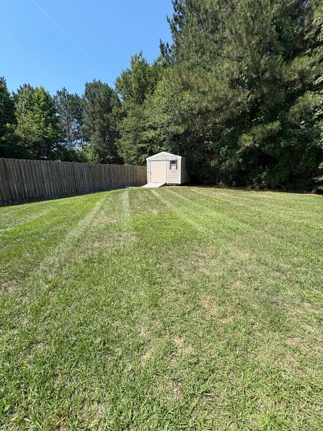 Building Photo - 365 Roanoke Dr
