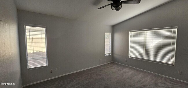 Building Photo - 9426 W Monroe St