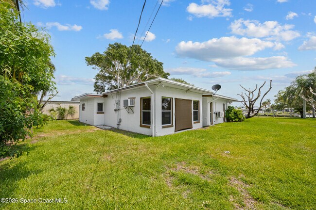 Building Photo - 485 N Shore Dr