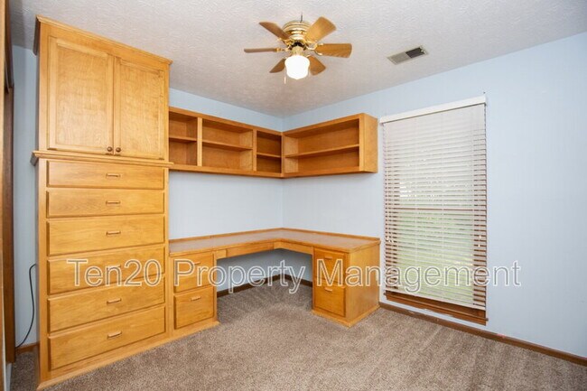 Building Photo - 1430 Lokey Dr