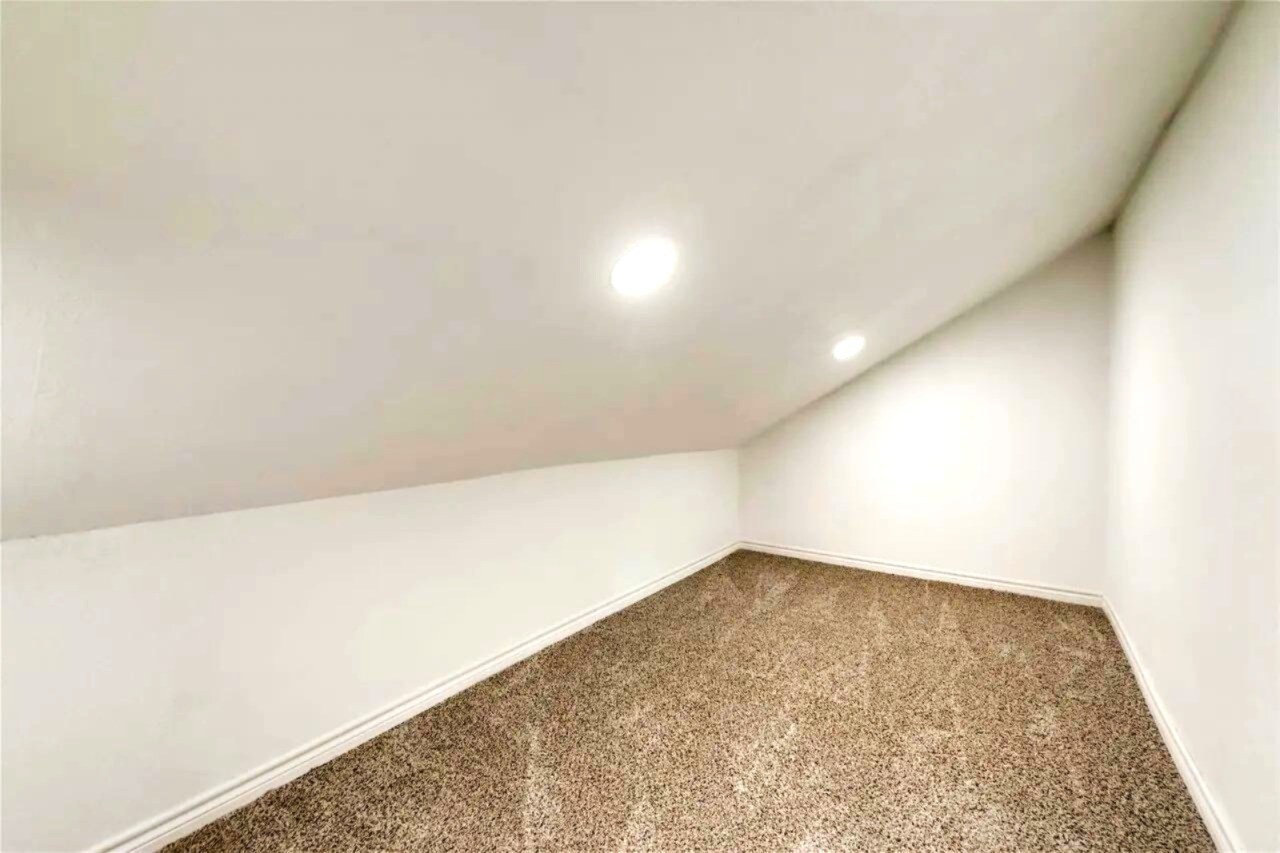 Bonus space - 4629 Country Creek Dr