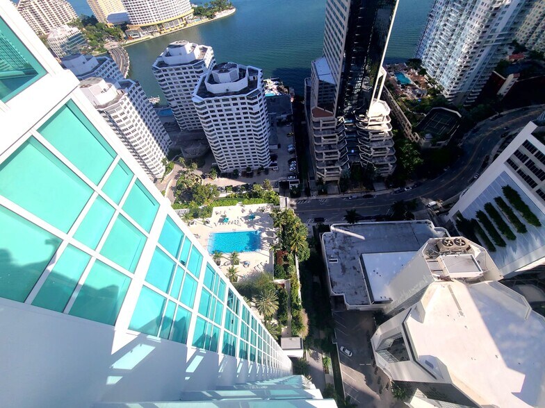 Building Photo - 951 Brickell Ave