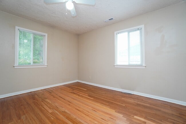 Building Photo - 1517 Chrisway Dr