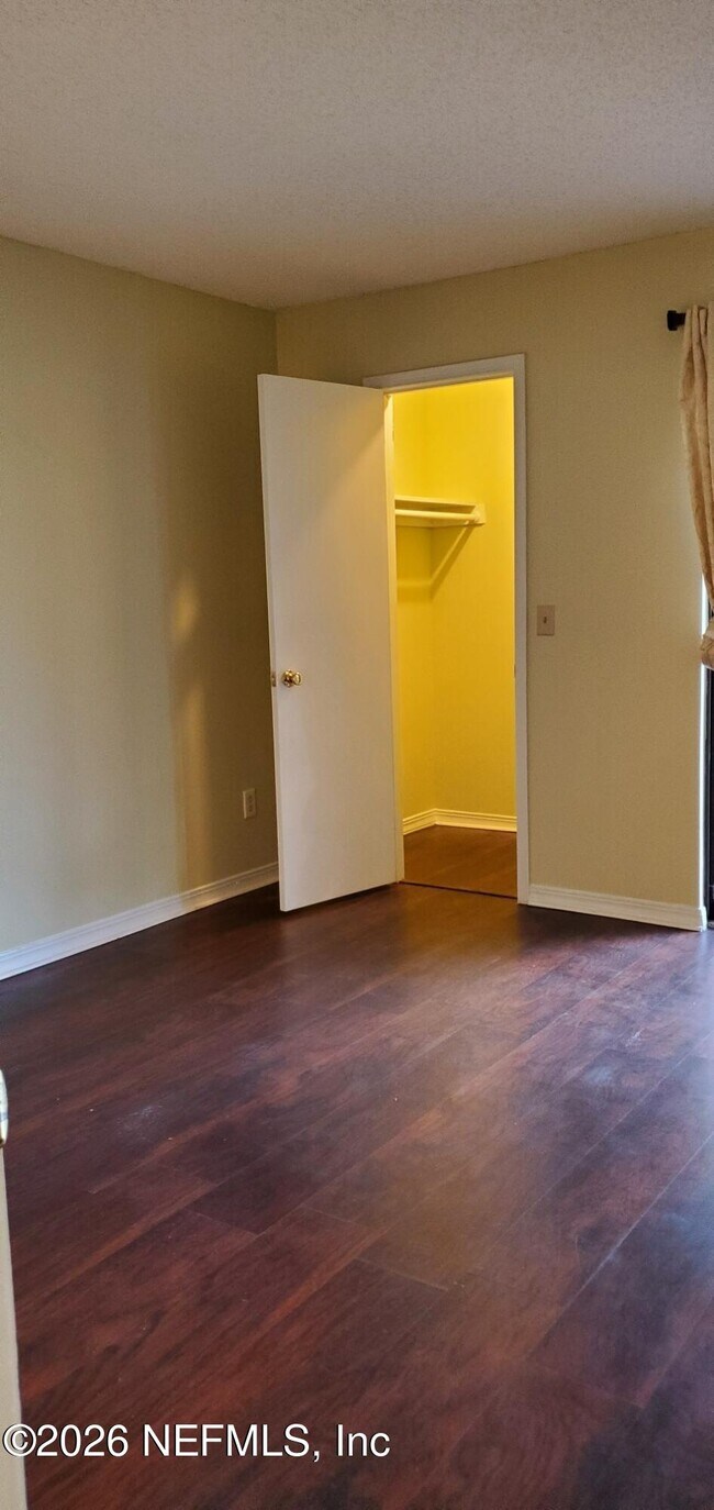 Building Photo - 10200 Belle Rive Blvd