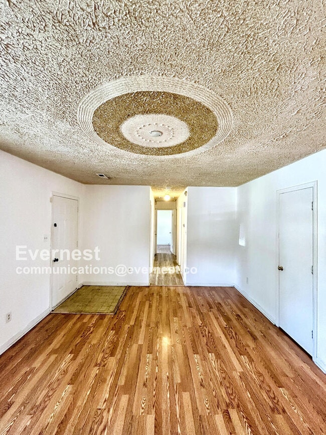 Building Photo - 818 Bedrock Ln