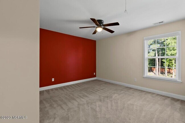 Building Photo - 303 Vilas Way S