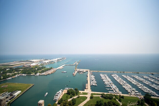 Building Photo - 450 E Waterside Dr