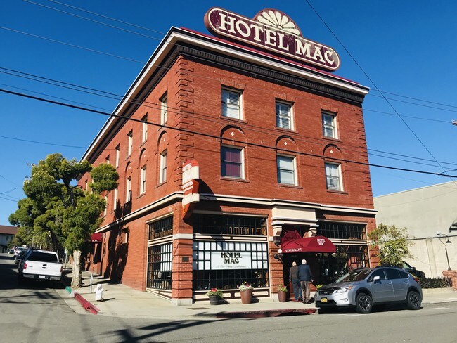 Building Photo - 149 W Richmond Ave