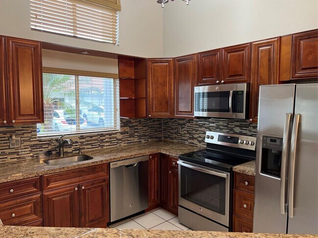 Building Photo - 7568 Pinewalk Dr S