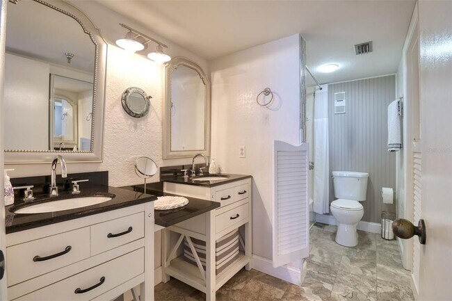 Building Photo - 5915 Sea Ranch Dr