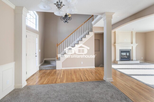 Building Photo - 5701 NE Hidden Meadow Dr