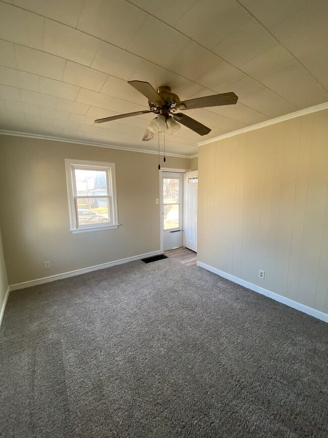 Building Photo - Cozy 1 Bedroom for Rent - Fenced in Yard a...