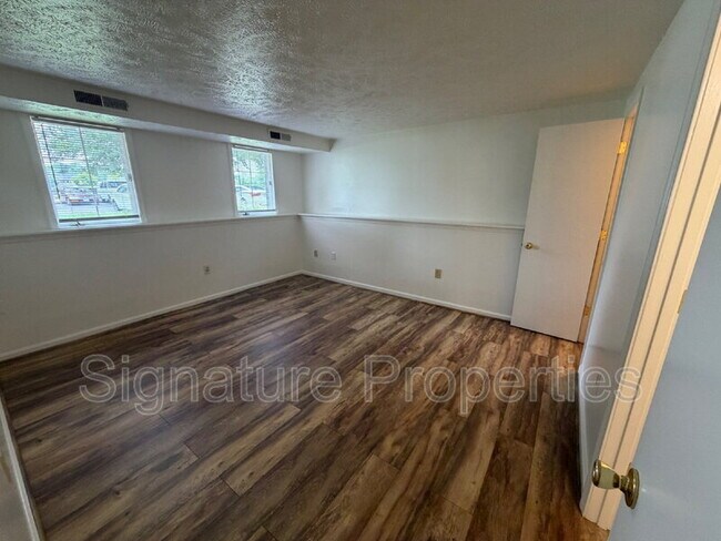 Building Photo - 9397 London Tower Ct