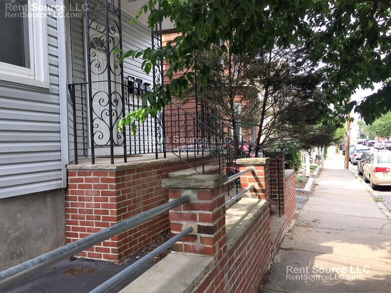 Building Photo - 15 Sargent Ave