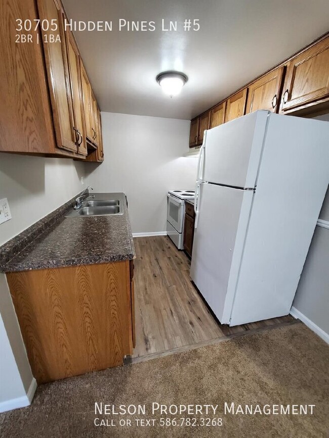 Building Photo - "1st Floor, 2-Bed Condo in Roseville w/ In...