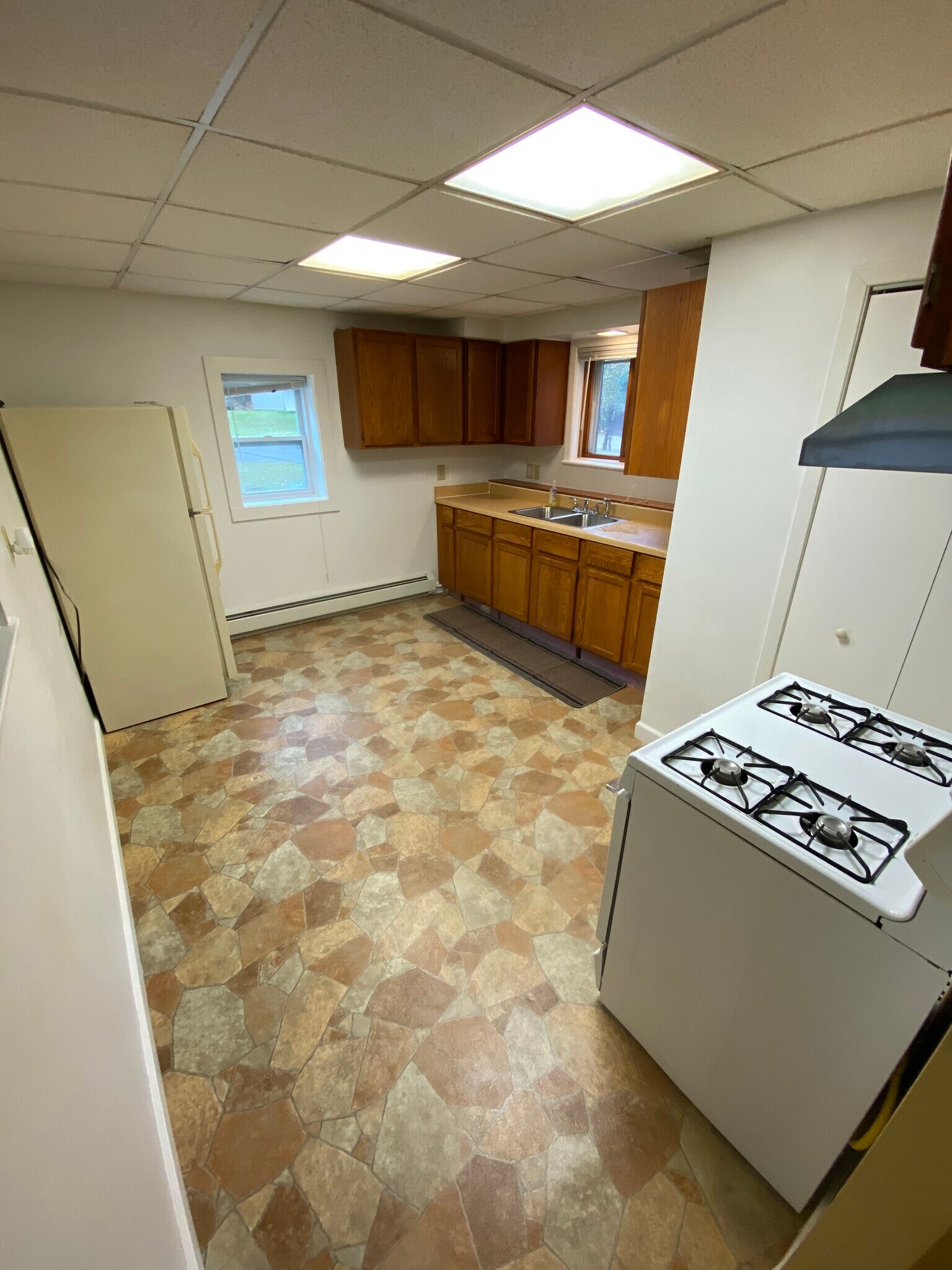 Building Photo - 7932 Violet Dr