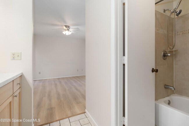 Building Photo - 1480 Sheafe Ave NE