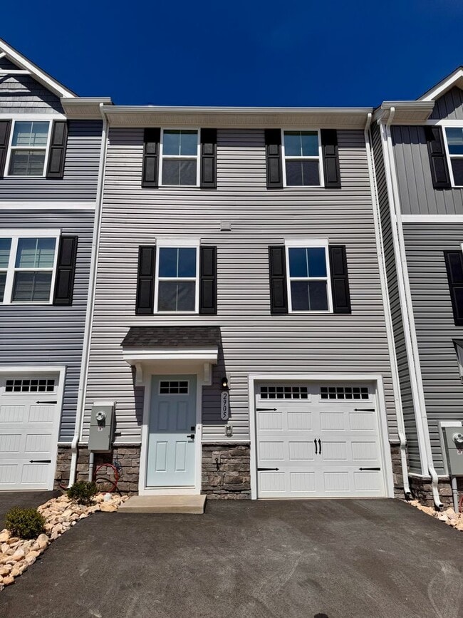 Building Photo - 2905 Orchard Ridge Lane