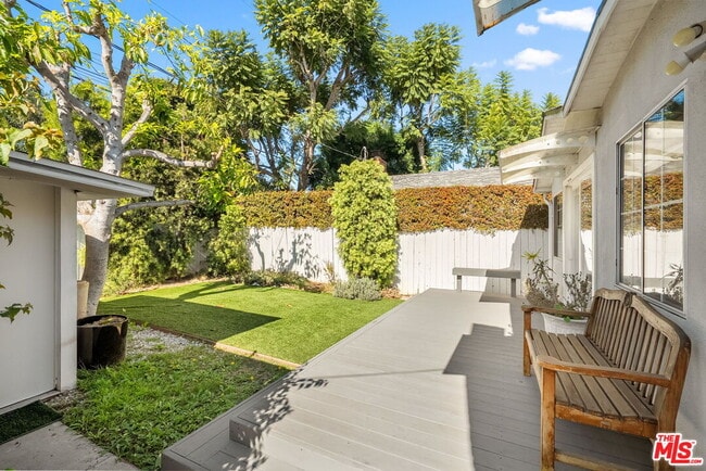 Building Photo - 2939 Oakhurst Ave