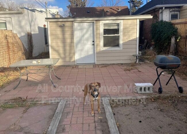 Building Photo - 831 Elati St