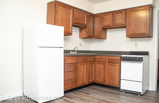 Building Photo - 1392 Bryden Rd