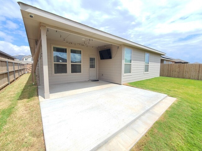 Building Photo - 7320 Fossell Ranch Rd