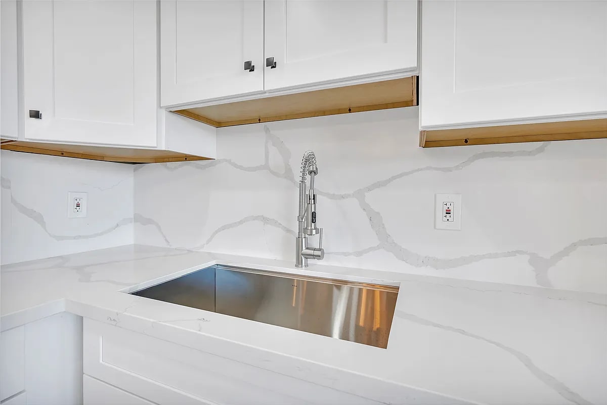 Kitchen Sink - 299 Tangelo St