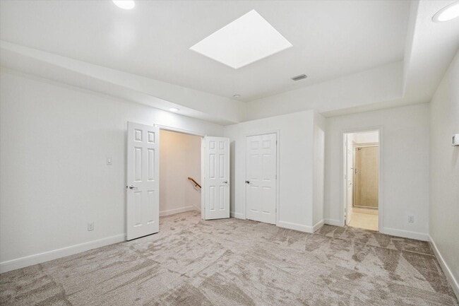 Building Photo - 95 N Mews Wood Ct