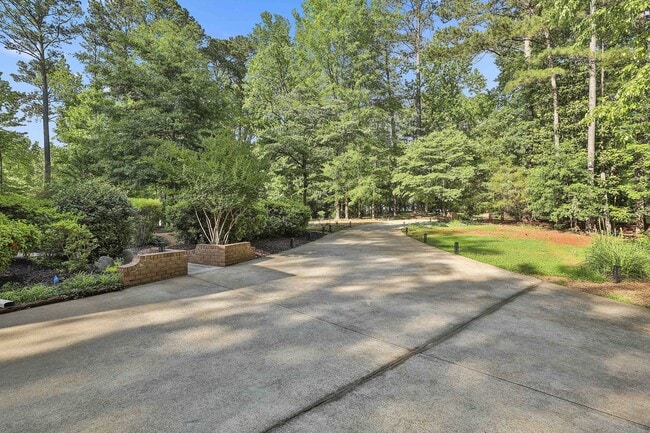 Building Photo - 120 Tall Pine Dr