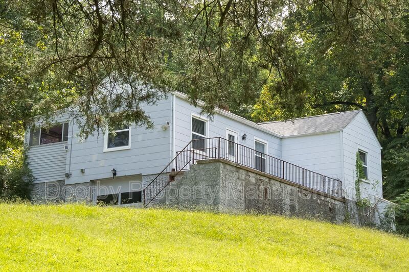 Primary Photo - 5880 Dayton Blvd