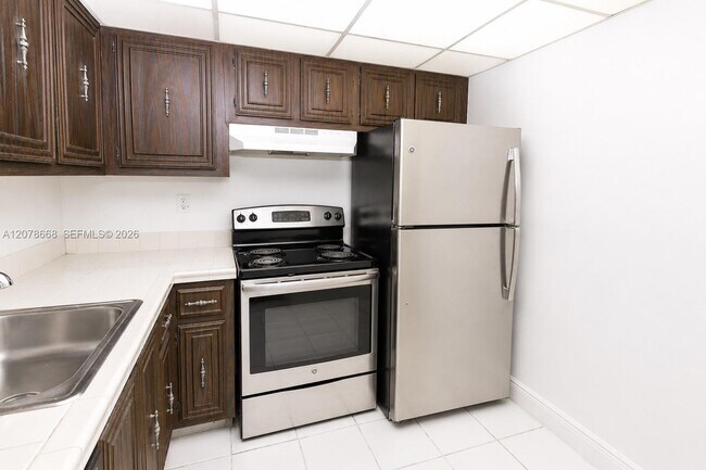 Building Photo - 486 NW 165th St