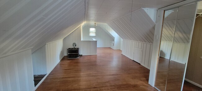 Building Photo - 87 Ellington St