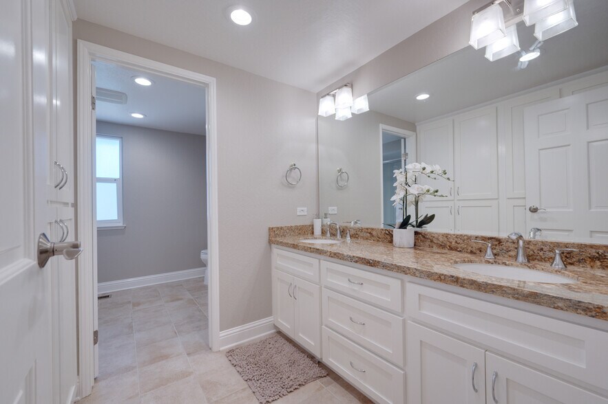 Bathroom - 2308 Caballo Ranchero Dr