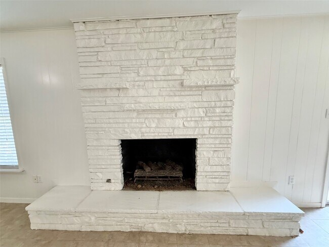 Building Photo - 106 Longacre Dr