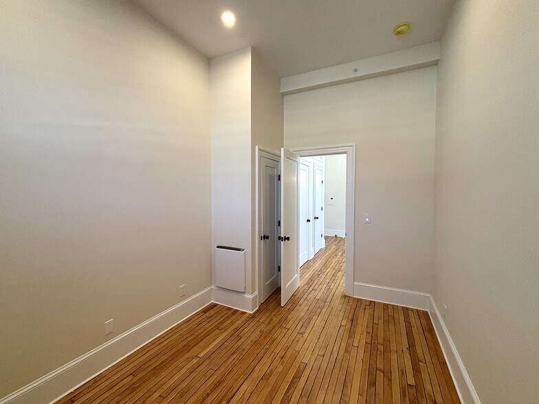 Building Photo - 71 Montague City Rd